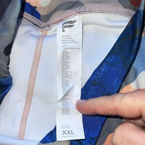 Fabletics High Rise Camo Leggings Women XXL Multi Nylon Stretch Activewear - Picture 8 of 8